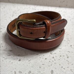 Leegen Men's Brown Leather Belt Sz 42 tan color lite wear brass tone buckle